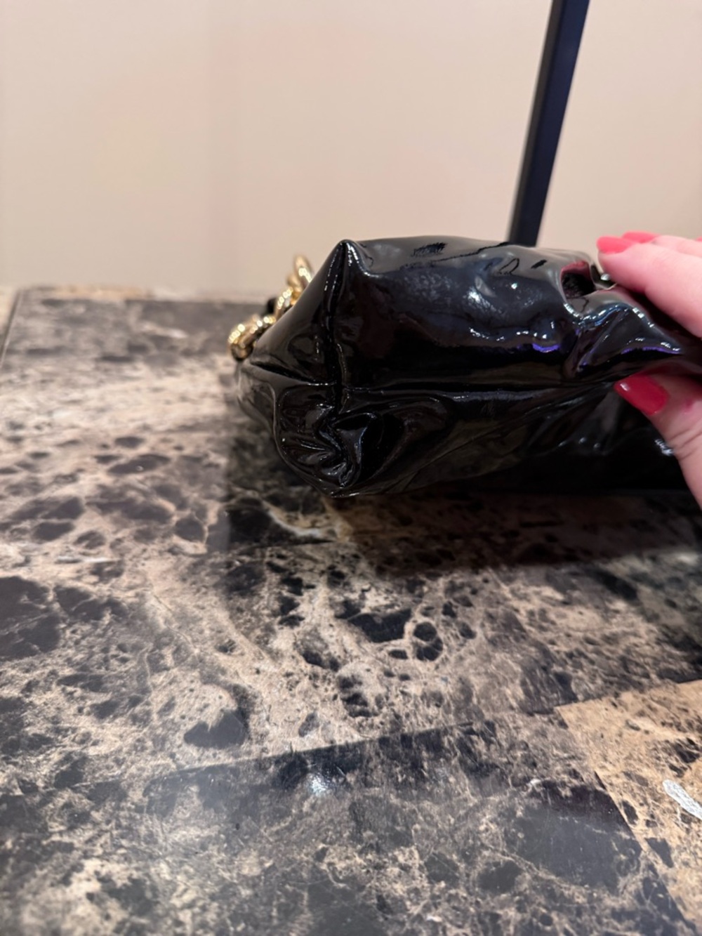 ❌SOLD❌Henri Bendel Black Patent Leather Pleated Shoulder Bag / Clutch RARE - Picture 6 of 16